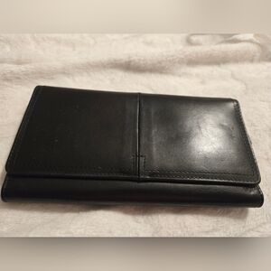 Wilsons Leather Women’s Trifold Wallet Black Genuine Leather Multi-Pocket